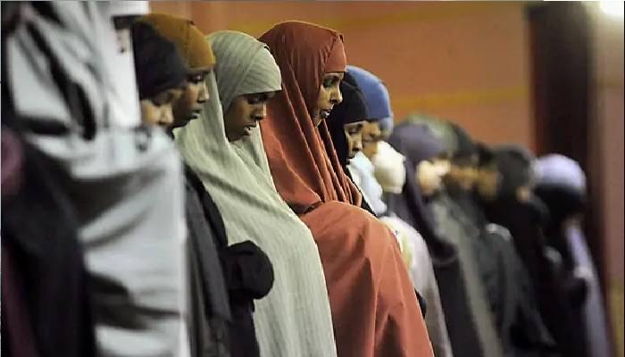 shalat mengenakan celana jeans