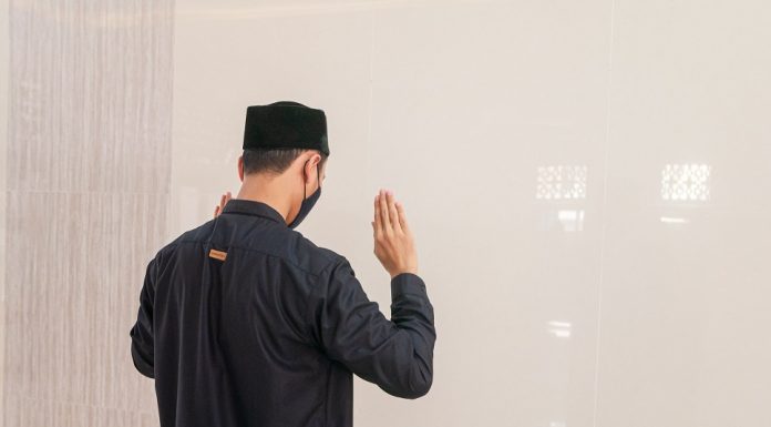 Sholat Sebagai Kunci Kesuksesan Manusia Sholat Sebagai Kunci Kesuksesan Manusia