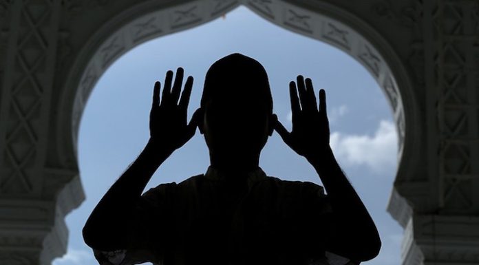 Siapa Maksud Orang Shalat Tapi Celaka