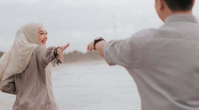 Suami-Mengaku-Tidak-Beristri-Apakah-Jatuh-Talak