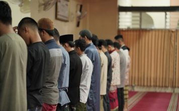 Susah khusyuk saat shalat