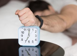 Telat-Shalat-Subuh-Karena-Kesiangan-Apakah-Wajib-Qadha