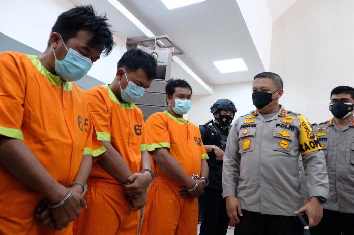 Teror Kepala Anjing 3