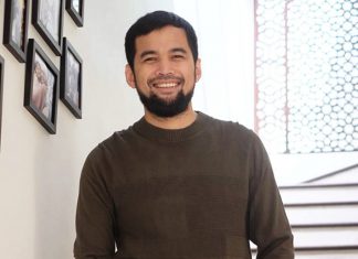 Teuku Wisnu Rekam Karyawan Yang Sedang Ajari Mengaji Online, Ini Manfaatnya Belajar Agama Dalam Kehidupan! Teuku Wisnu Rekam 1