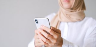 Tips Menjaga Fokus Ibadah di Era Medsos