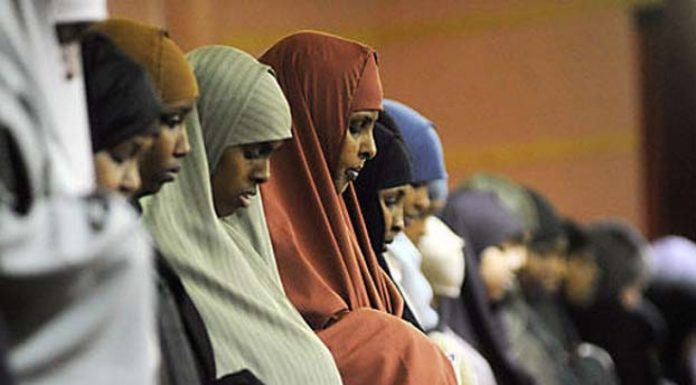 Wanita Diserang Saat Shalat dan Mengganggu Shalat Perbuatan Setan