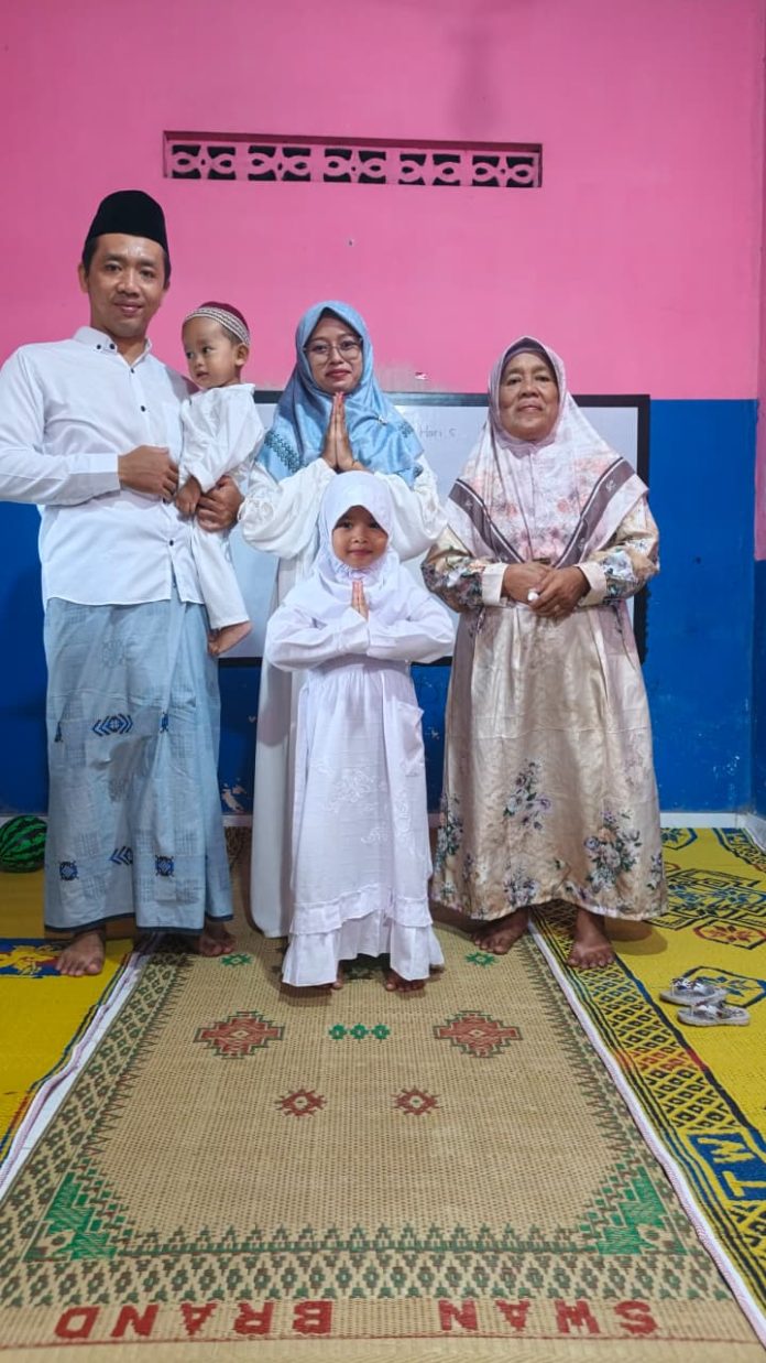 hukum posting foto lebaran keluarga