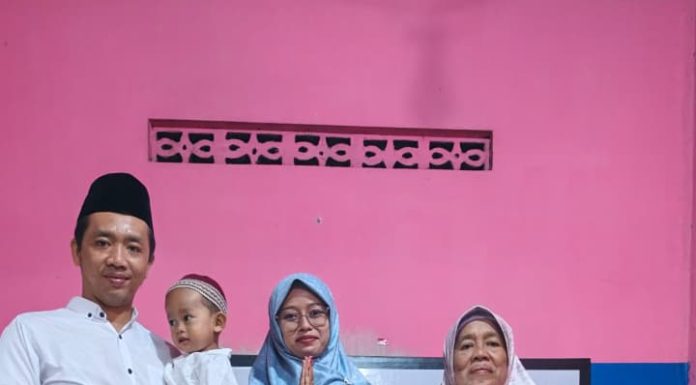 hukum posting foto lebaran keluarga