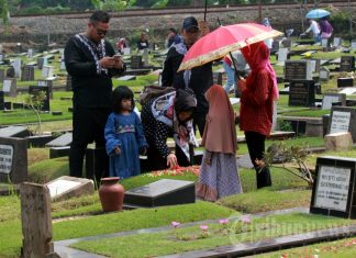 ziarah kubur saat lebaran