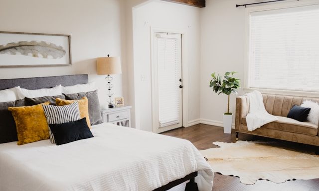 adab membuka pintu kamar