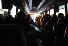 Adab Menggunakan Transportasi Umum menurut Islam adab menggunakan transportasi umum