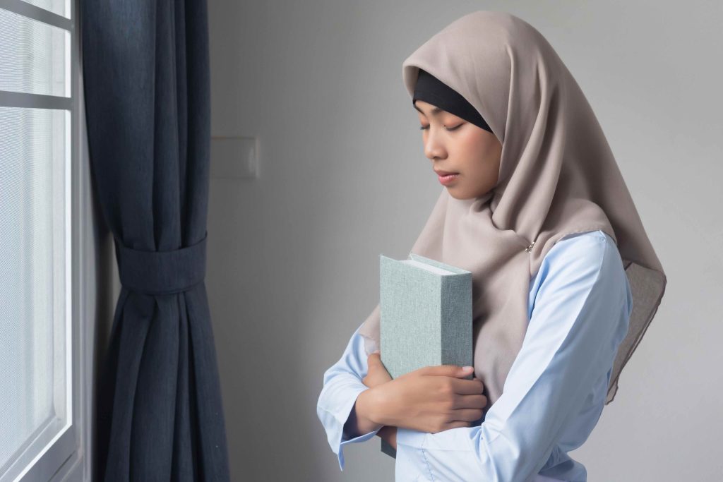 akhlak terpuji dan tercela