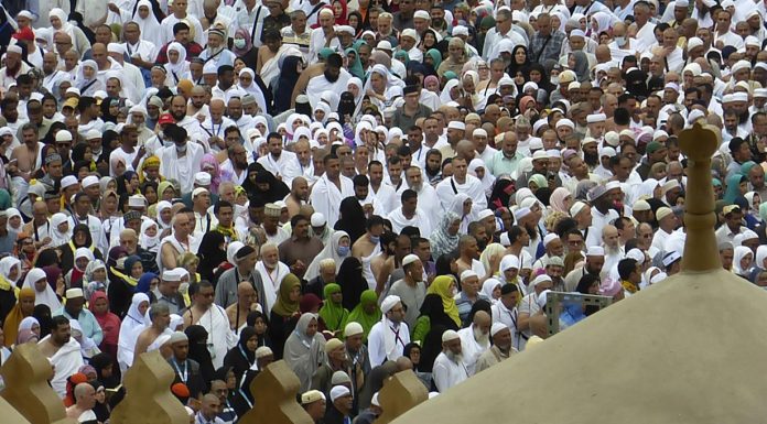 arab saudi hentikan umrah