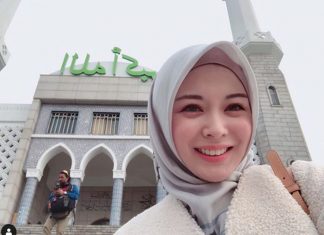 Ayana Moon Lepas Hijab, Begini Hukum Memakai Hijab Dalam Islam Ayana Moon