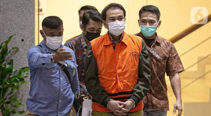 Aziz Syamsudin Diborgol, Tersangka Kasus Korupsi Aziz Syamsudin