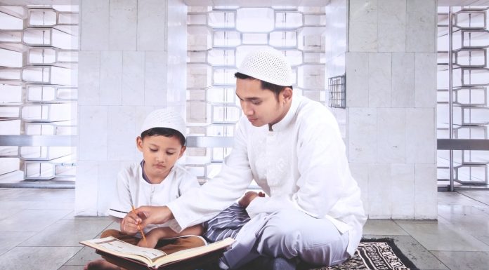 Bagaimana Cara Menanamkan Akhlak yang Baik di Era Milenial? bagaimana cara menanamkan akhlak yang baik di era milenial