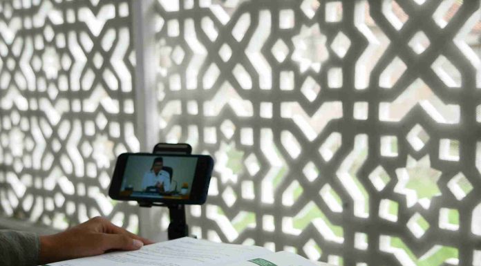 bahaya menjadikan Islam simbol belaka