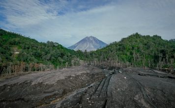 bencana alam sebagai peringatan