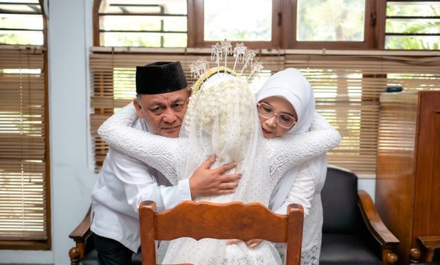 berbakti kepada orang tua setelah menikah