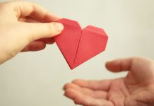 3 Cara Unik Bersedekah yang Simpel bin Mudah Dilakukan cara bersedekah unik