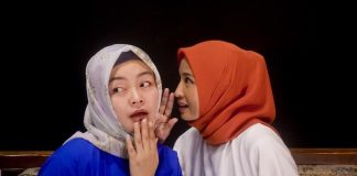 cara menyikapi gosip tetangga