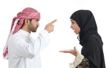 3 Cara Menyikapi Suami yang Mendiamkan Istrinya Menurut Islam Cara menyikapi suami yang mendiamkan istrinya