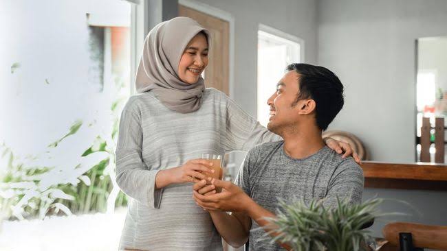 Cara menyikapi suami yang mendiamkan istrinya