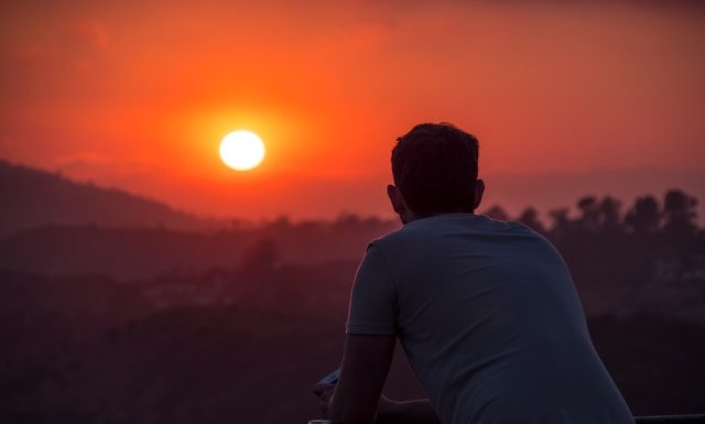 Cinta Membuat Hidup Tidak Tenang? Ini Cara Menyikapinya cinta membuat hidup tidak tenang