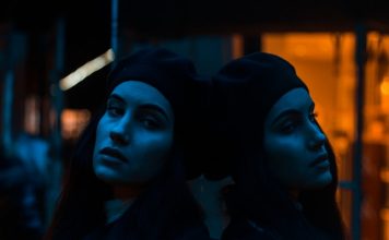 Ciri Orang yang Suka Mencari Muka Menurut Islam ciri orang yang suka mencari muka