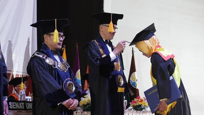 cum Laude