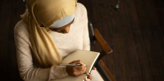 Dalil Menyakiti Hati Wanita
