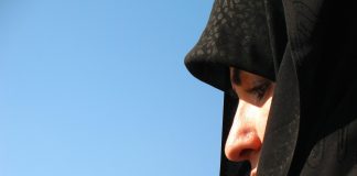 fanatisme agama berlebihan