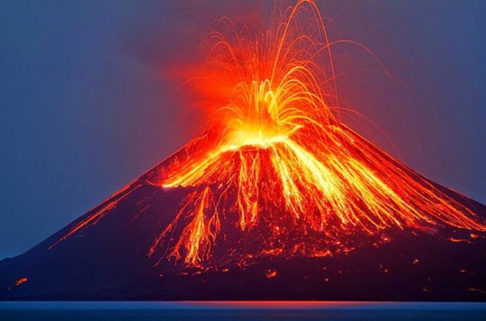 gunung kelud meletus