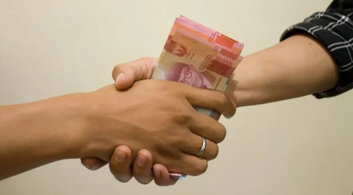 hUKUM mEnerima tip dari klien