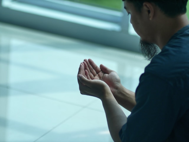 hari raya bertepatan dengan hari Jumat
