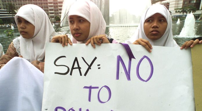 hukum istri melarang suami poligami