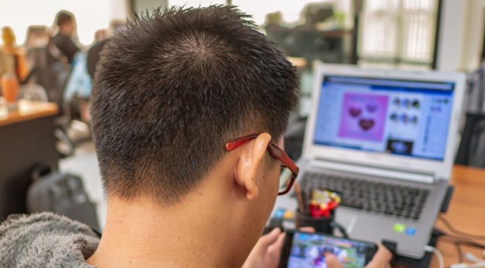 Hukum Main Game di Kantor dalam Pandangan Islam hukum main game di kantor
