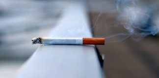 hukum membuang puntung rokok di jalan