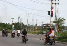 hukum menerobos lampu merah
