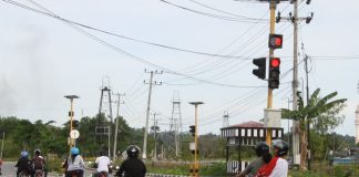 hukum menerobos lampu merah