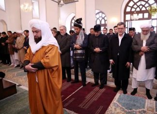 Apa Keutamaan Menjadi Imam Shalat Tarawih? imam shalat tarawih