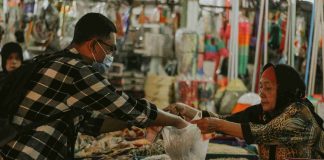 implementasi ekonomi syariah di Indonesia