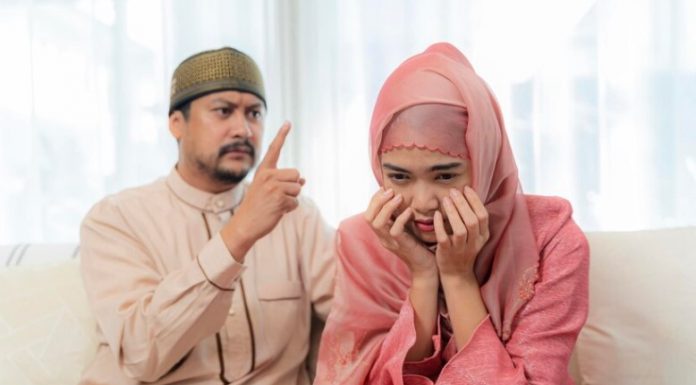Istri minta cerai apakah suami wajib menafkahi