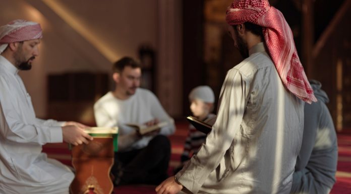 Jelaskan Hubungan Antara Ilmu Akhlak dengan Tasawuf: Menuju Kedekatan Ilahi jelaskan hubungan antara ilmu akhlak dengan tasawuf