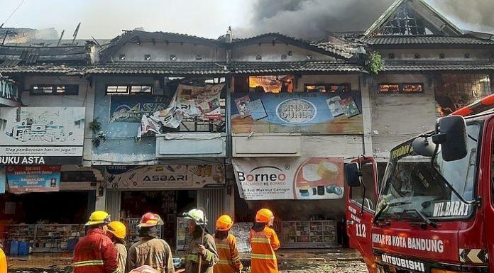Kebakaran Pasar Caringin Bandung dan Tips Menghindarinya dalam Islam kebakaran Pasar Caringin Bandung