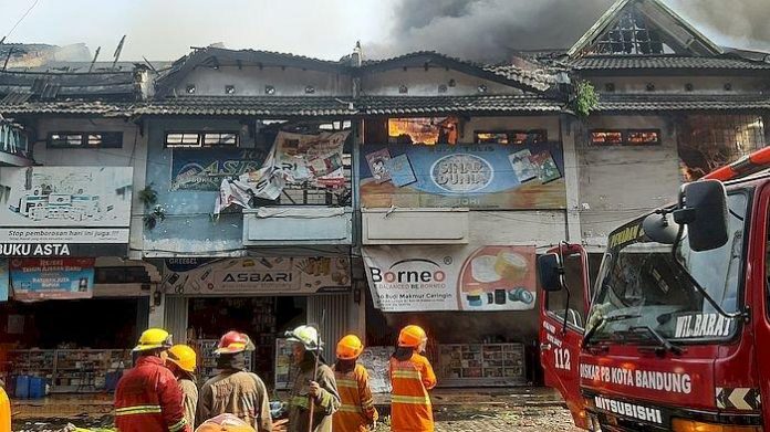 kebakaran Pasar Caringin Bandung
