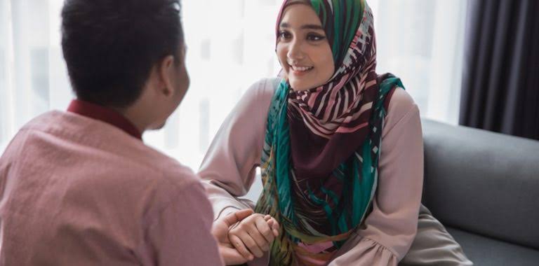 kewajiban suami membela istri