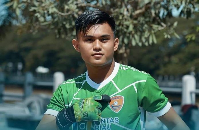 kiper meninggal