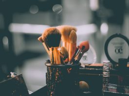 kosmetik yang mengandung alkohol