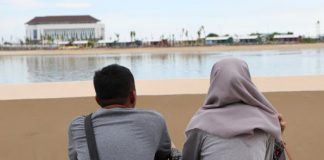 Lily James Kepergok Mesra dengan Suami Catherine, Pandangan Islam Tentang Ini